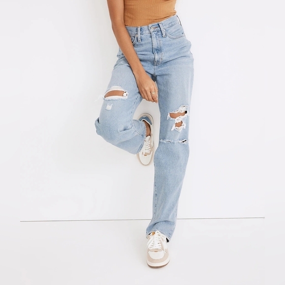 Madewell Baggy Straight Jeans in Earlhurst Wash: Ripped Edition - Picture 4 of 9